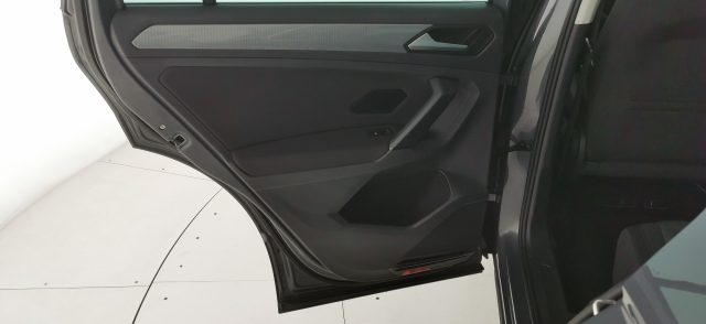 VOLKSWAGEN Tiguan usata, con Climatizzatore automatico, 3 zone