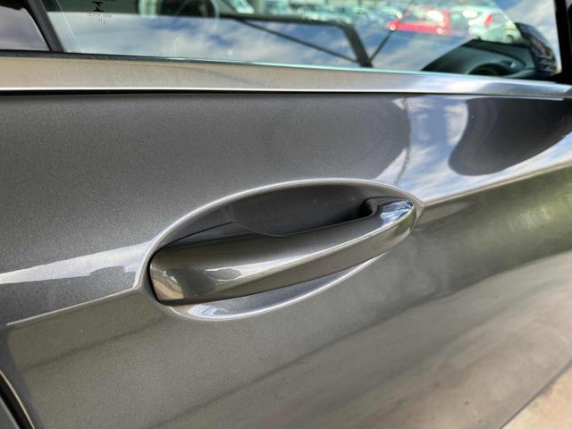 MERCEDES-BENZ E 200 usata, con Airbag testa