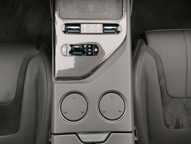 LOTUS Emeya usata, con Sensori di parcheggio posteriori