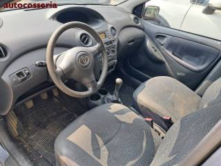 TOYOTA Yaris usata, con Alzacristalli elettrici