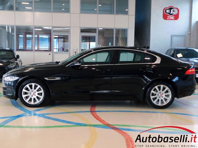 JAGUAR XE usata, con Touch screen