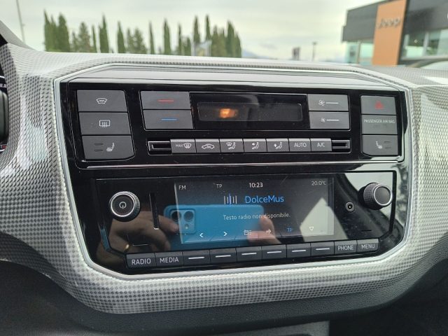 VOLKSWAGEN e-up! usata 19