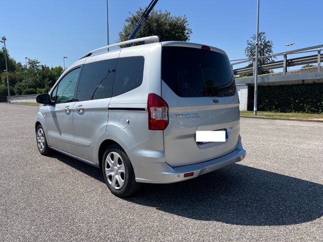 FORD Tourneo Courier usata, con Alzacristalli elettrici
