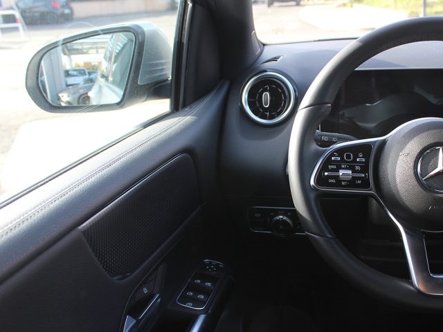 MERCEDES-BENZ B 180 usata, con Sedile posteriore sdoppiato