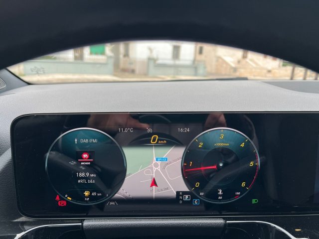 MERCEDES-BENZ GLA 180 usata 27