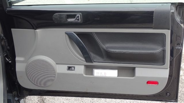 VOLKSWAGEN New Beetle usata 61