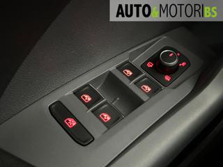 VOLKSWAGEN T-Cross usata, con USB