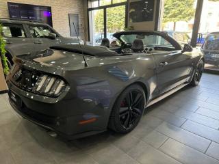 FORD Mustang usata, con Autoradio