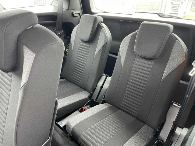 PEUGEOT 5008 usata, con Climatizzatore