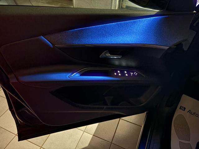 PEUGEOT 3008 usata, con Leve al volante