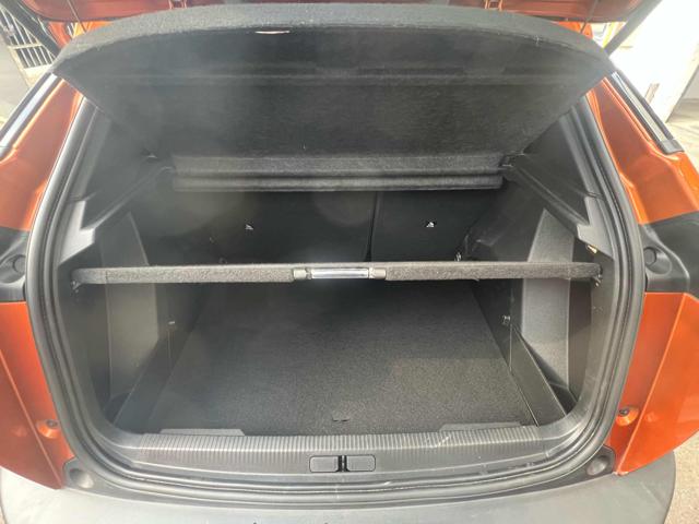 PEUGEOT 2008 usata, con Sensori di parcheggio posteriori