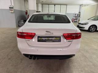 JAGUAR XE usata, con Alzacristalli elettrici