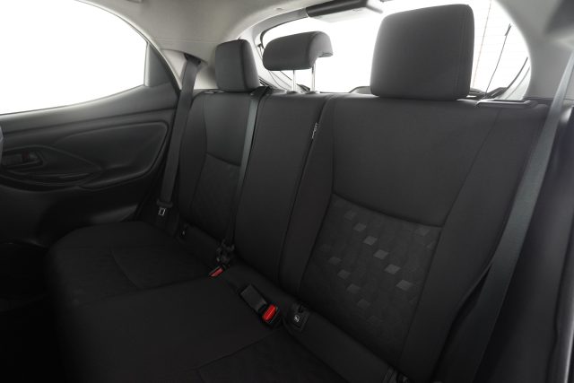 TOYOTA Yaris usata 8