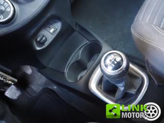 TOYOTA Yaris usata, con Fari LED