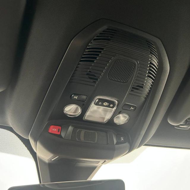 PEUGEOT 3008 usata, con Fari LED