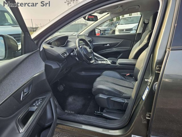 PEUGEOT 5008 usata, con Park Distance Control