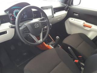 SUZUKI Ignis usata, con Autoradio