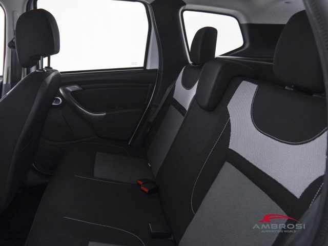 DACIA Duster usata 9