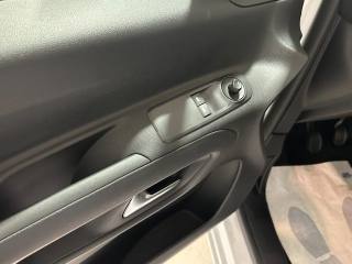 OPEL Combo Life usata, con Autoradio digitale