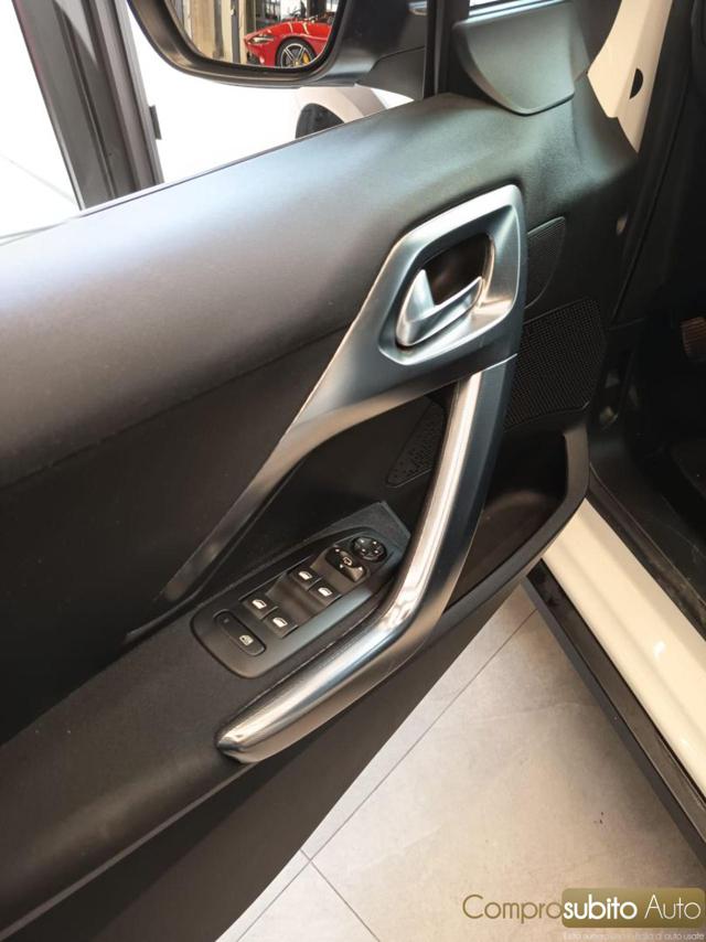 PEUGEOT 2008 usata, con Cruise Control