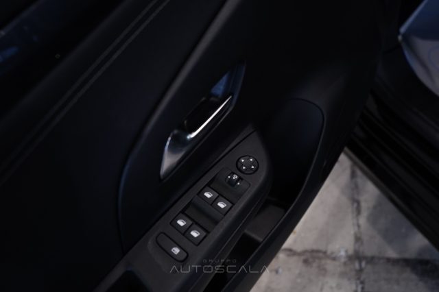 OPEL Corsa usata, con Autoradio