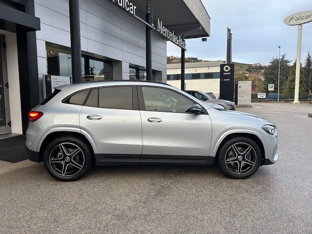 MERCEDES-BENZ GLA 200 usata, con Airbag laterali