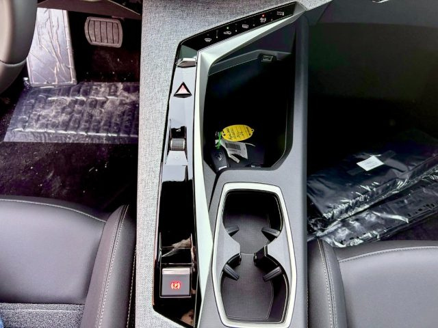 PEUGEOT 3008 usata 26