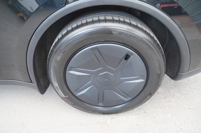TESLA Model Y usata, con Cerchi in lega
