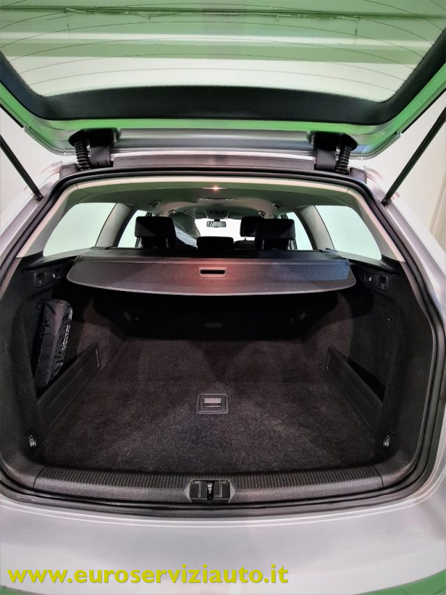 VOLKSWAGEN Passat usata 34