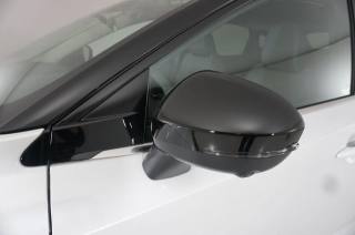 NISSAN Qashqai usata, con Fari LED