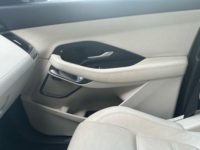 JAGUAR E-Pace usata, con Isofix