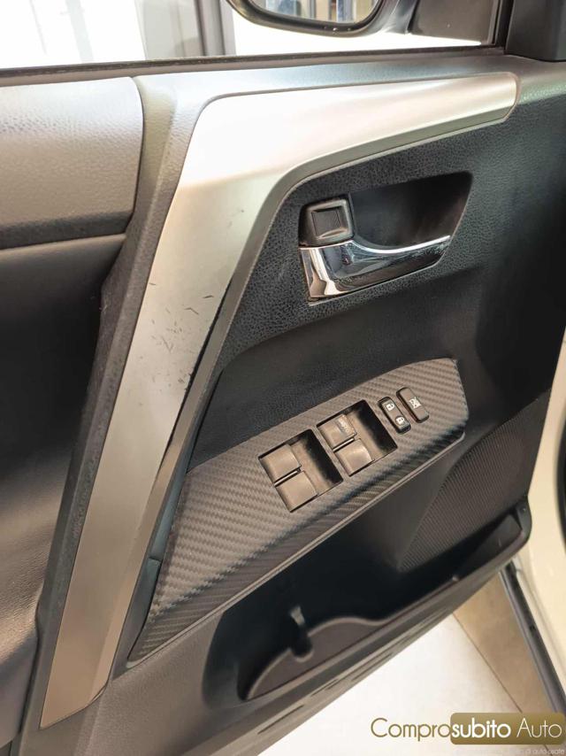 TOYOTA RAV 4 usata, con Airbag testa