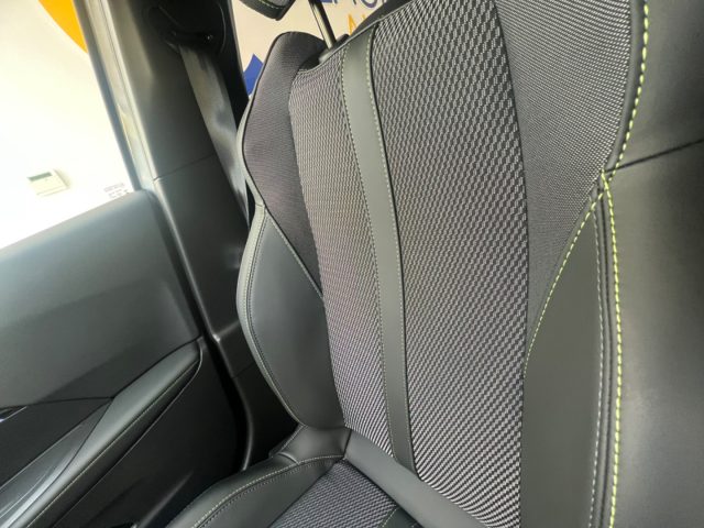 PEUGEOT 2008 usata, con Sensori di parcheggio anteriori
