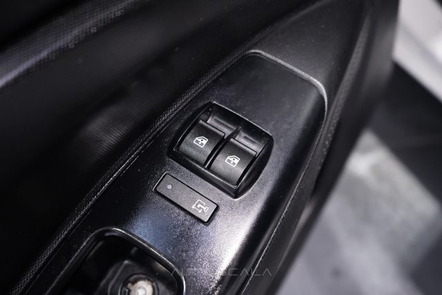 OPEL Combo usata, con Servosterzo