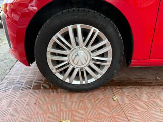 VOLKSWAGEN up! usata 26