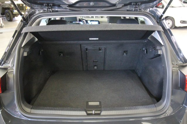 VOLKSWAGEN Golf usata, con Fari LED