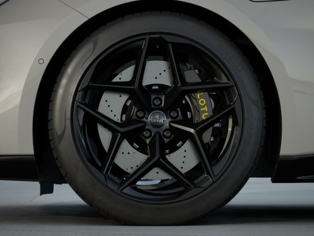 LOTUS Emeya usata, con Controllo trazione