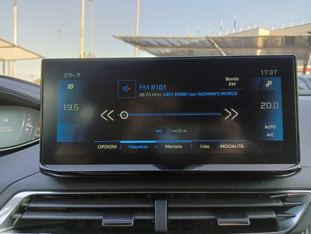 PEUGEOT 3008 usata, con Sistema di navigazione