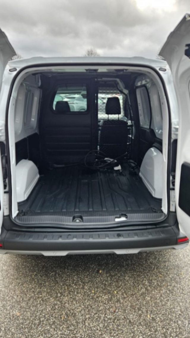 NISSAN Townstar usata, con Riconoscimento dei segnali stradali