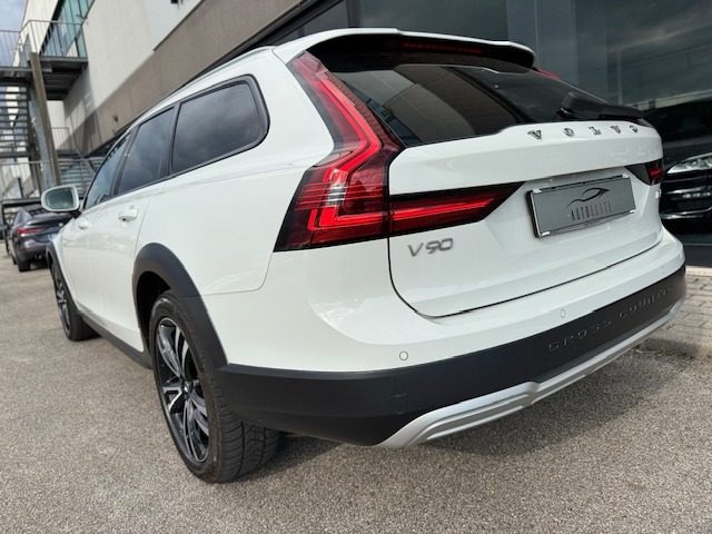 VOLVO V90 Cross Country usata, con Airbag laterali