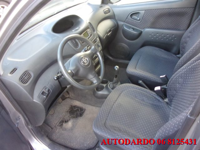 TOYOTA Yaris usata, con Fendinebbia