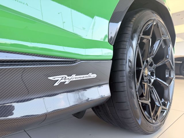 LAMBORGHINI Urus usata, con Park Distance Control