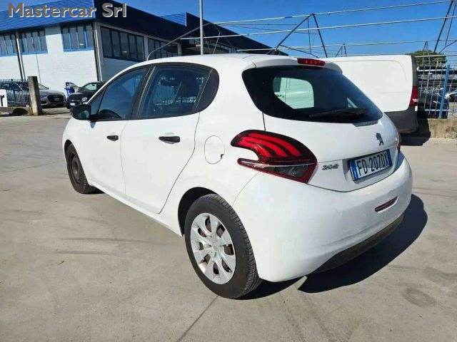 PEUGEOT 208 usata, con Autoradio