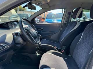 LANCIA Ypsilon usata, con Fendinebbia