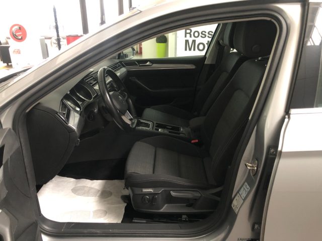 VOLKSWAGEN Passat Variant usata, con Autoradio digitale