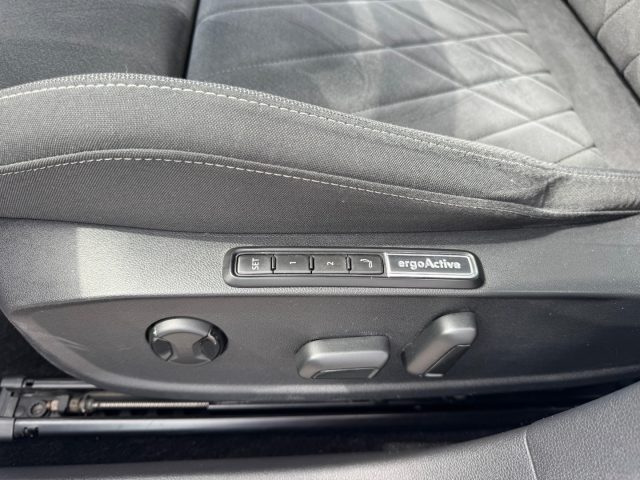 VOLKSWAGEN Golf usata, con Controllo automatico clima