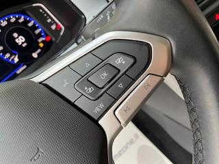 VOLKSWAGEN T-Roc usata, con USB