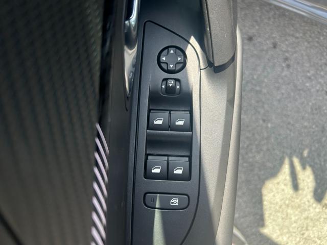 PEUGEOT 2008 usata, con Climatizzatore