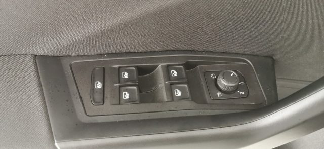 VOLKSWAGEN T-Roc usata 63