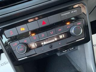 VOLKSWAGEN T-Cross usata, con USB